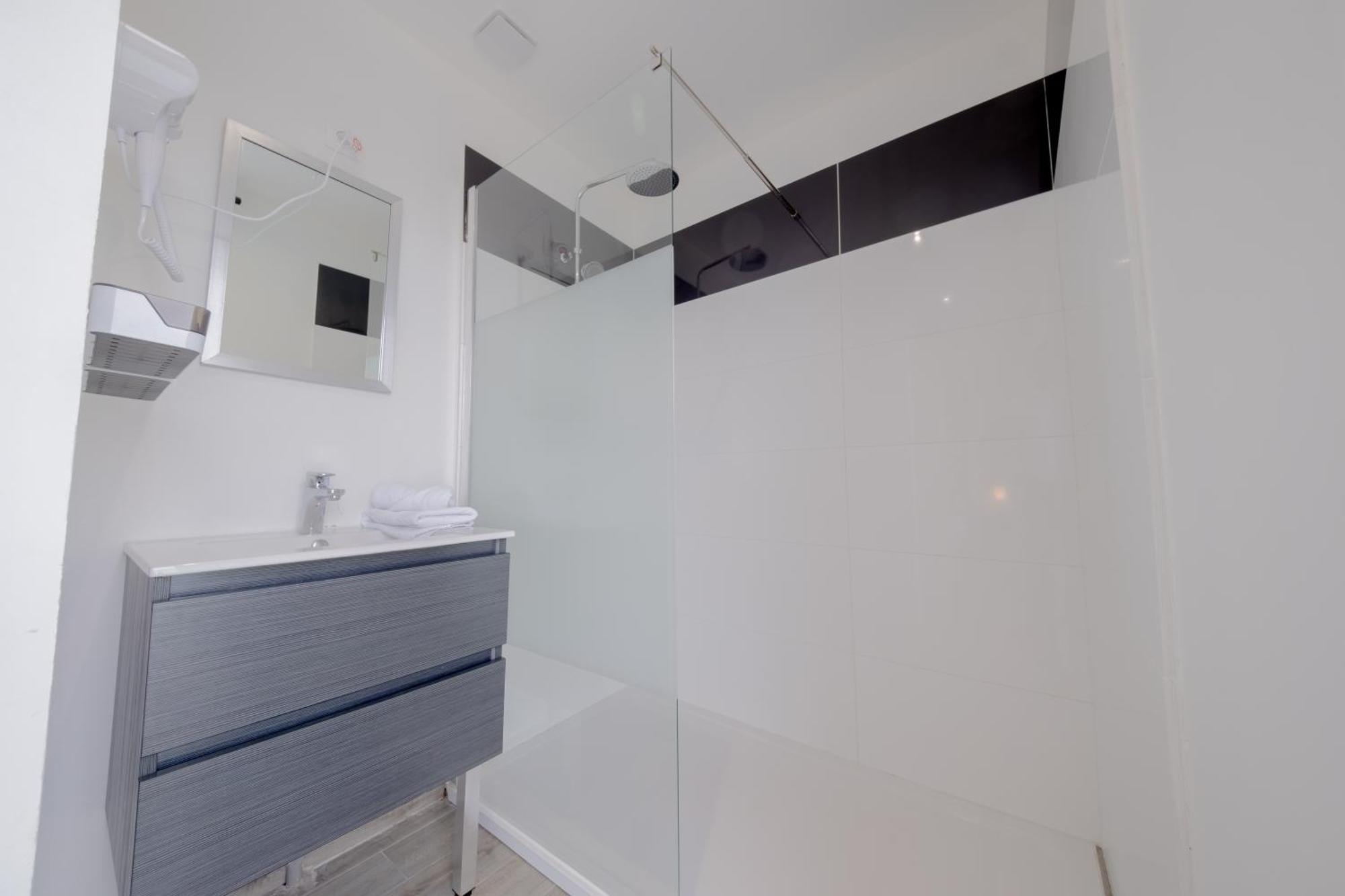Le Trianon - Parking Prive Apartment